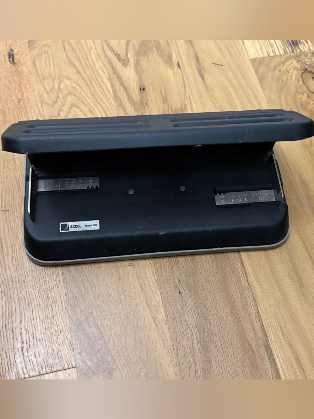 ACCO Model 300 heavy-duty adjustable hole punch